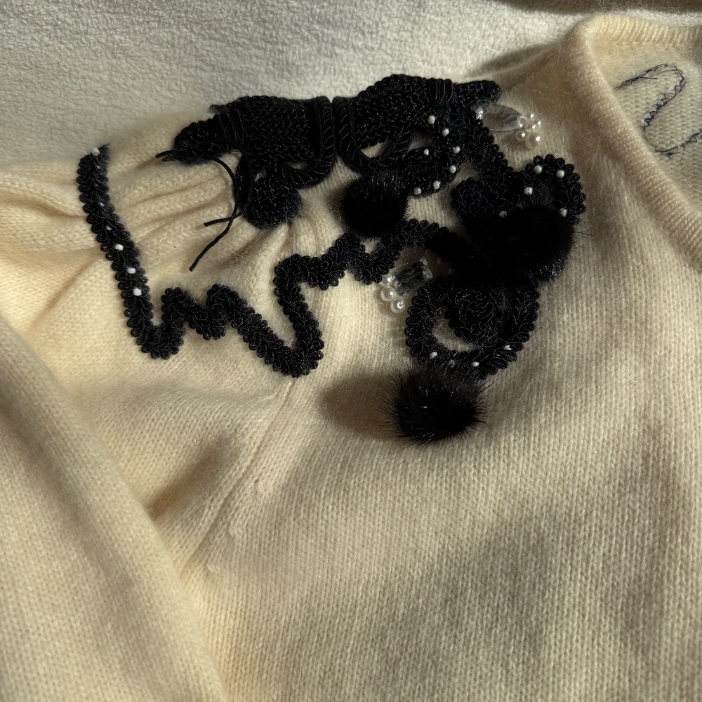 Magnolia Angora wool sweater - Picture 10 of 13